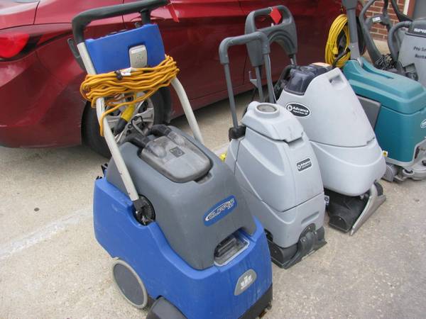 Self Contained Carpet Extractor - $1 (Austin (St Elmo Arts District))