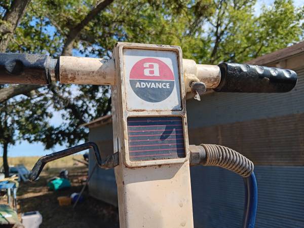 MATADOR FLOOR BUFFER/POLISHER - $400 (Towanda)