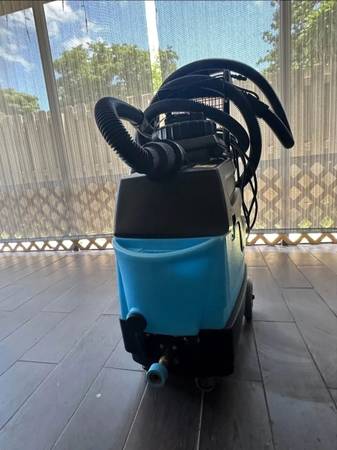 Mytee Lite 8070 Heated Carpet Extractor / Auto Detailer - $600 (Iowa City)