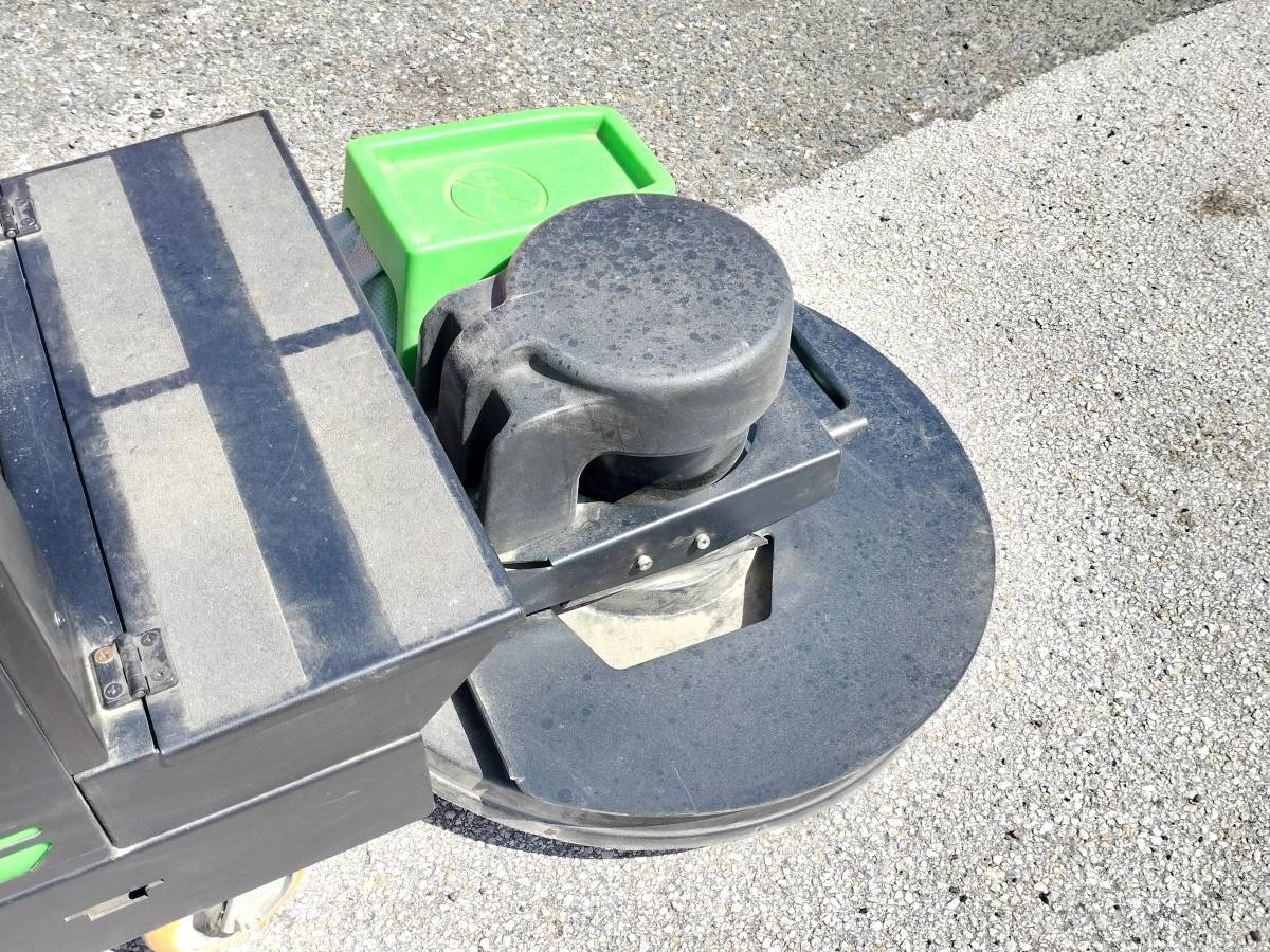 Nice! 2016 eForce Riding Floor Burnisher - Joystick Controls - Touch