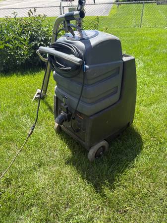 Pro/Comm Carpet Extractor - $525 (Bolingbrook)