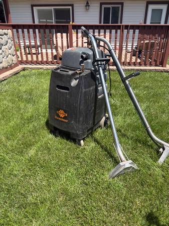 Pro/Comm Carpet Extractor - $525 (Bolingbrook)