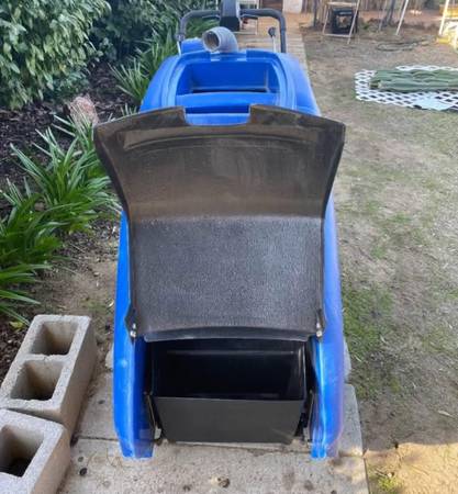 Windsor Voyager E Carpet Extractor. - $550 (Fresno)