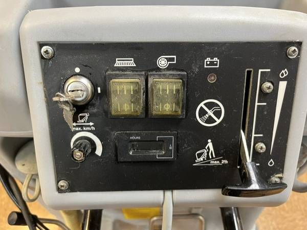 Advance Auto Scrubber for sale - $200 (St.Louis Park)