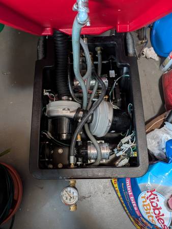 Carpet Cleaning Extractor - $3,000 (Clinton)