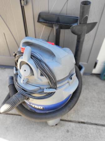 16 GAL. SHOP VACUUM.WET OR DRY - $40 (E ALAMEDA and S EMERSON)