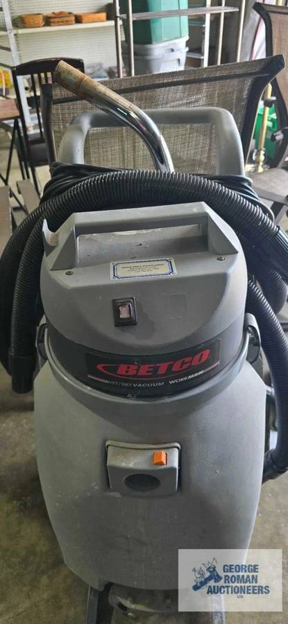 Vetco Commercial WET/DRY Vacuum