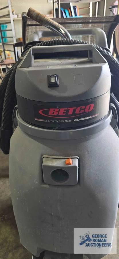 Vetco Commercial WET/DRY Vacuum