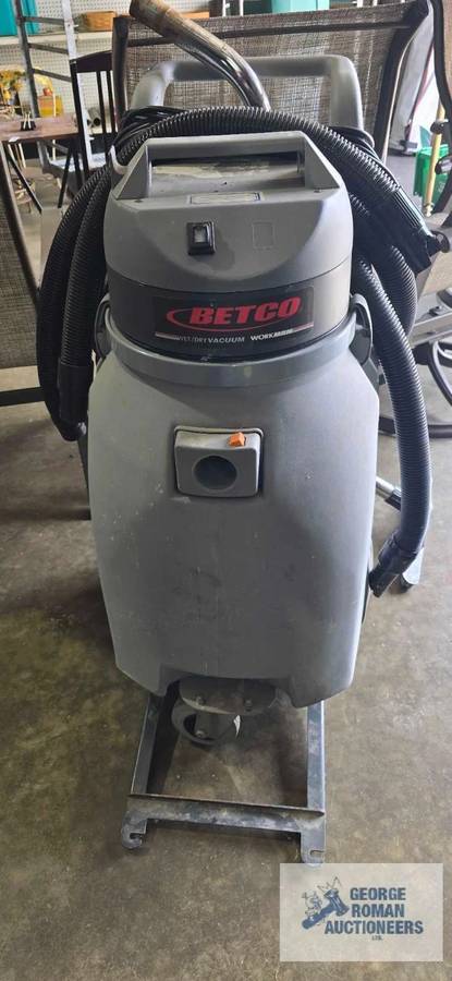 Vetco Commercial WET/DRY Vacuum