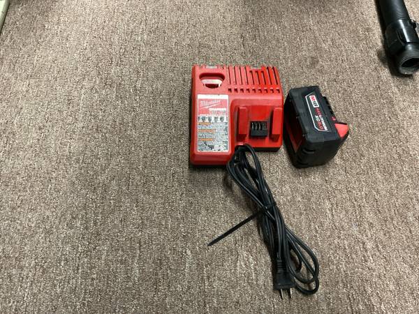 Milwakee backpack vacuum - $400 (Eureka)