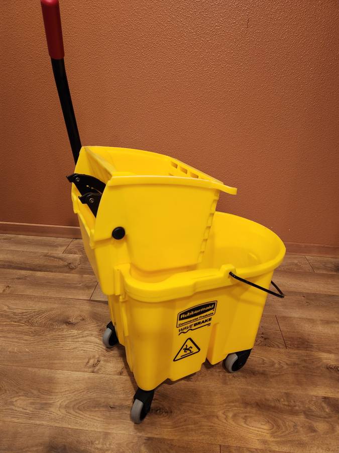 Mop Bucket and Wringer