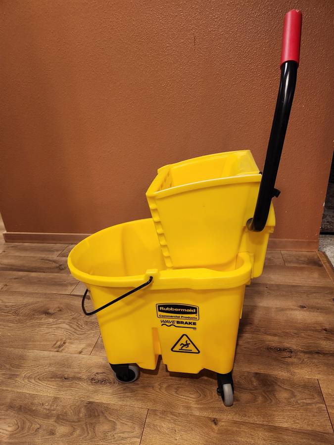 Mop Bucket and Wringer