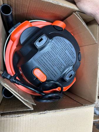Armor All VO405P 0901 4 Gallon Wet/Dry Vac 2.0 Peak HP Shop Vacuum wit - $40 (Braidwood, IL)