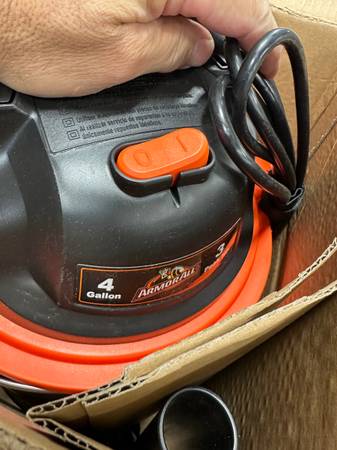 Armor All VO405P 0901 4 Gallon Wet/Dry Vac 2.0 Peak HP Shop Vacuum wit - $40 (Braidwood, IL)