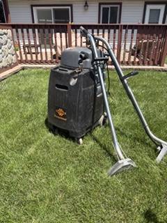 Pro/Comm Carpet Extractor - $650 (Bolingbrook)