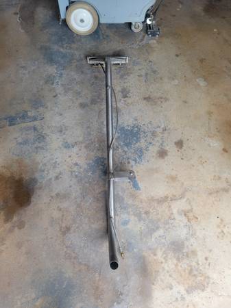 Carpet extractor - $600 (Garland)