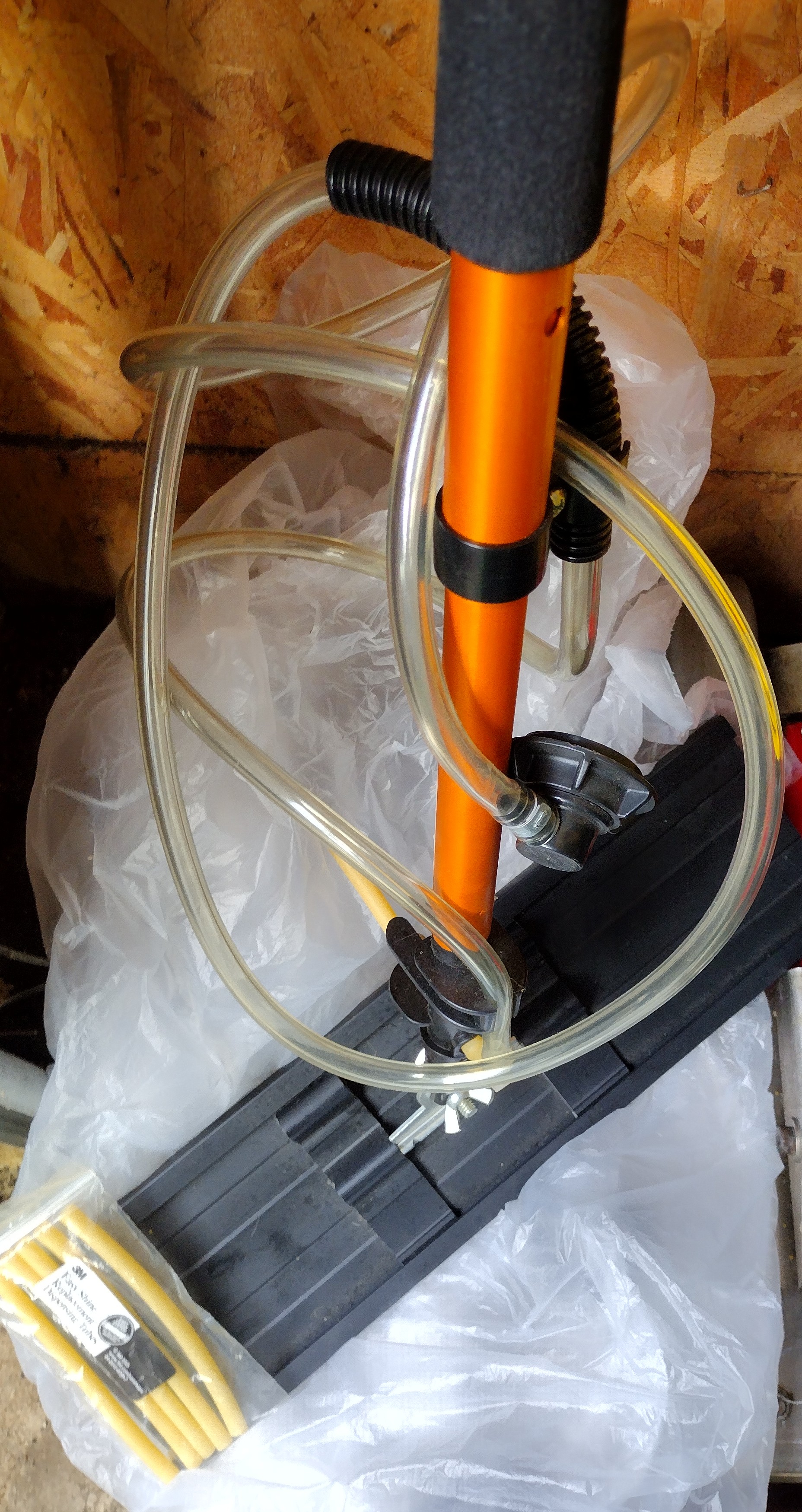 Square Scrub Bucket on stick and 3M Easy Shine Applicator Kit