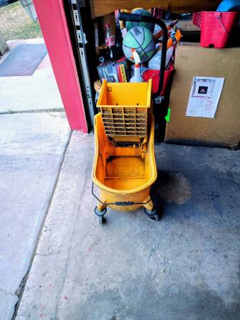 Mop bucket - $20 (Albuquerque)
