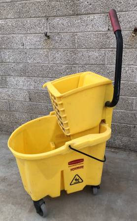 Heavy Duty Rubbermaid Rolling Mop Bucket and Ringer - $35 (Kingman)