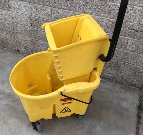 Heavy Duty Rubbermaid Rolling Mop Bucket and Ringer - $35 (Kingman)