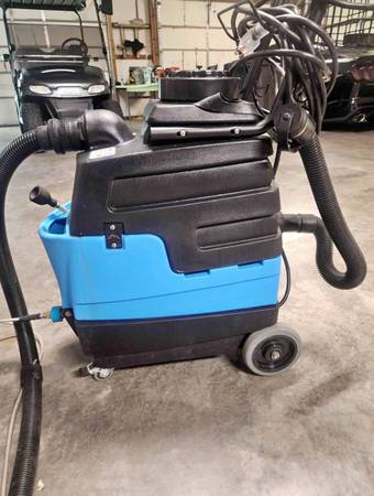 complete package lite 8070 Mytee heated carpet extractor machine excellent condi - $750 (Shattuck)