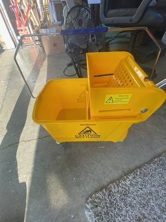 Mop Bucket With Wringer - $25 (Oakville)
