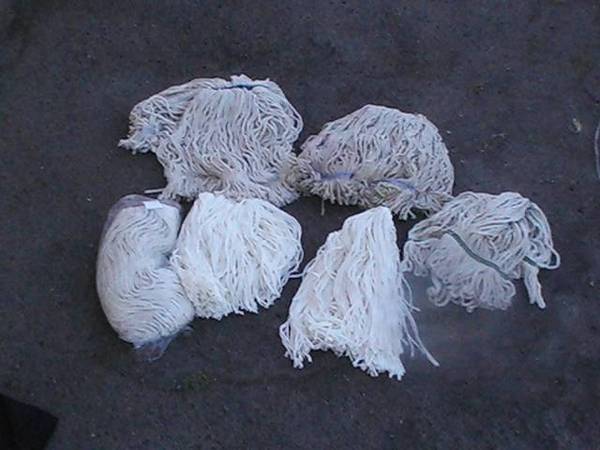 MOP BUCKET-RINGER -6 MOP HEADS - $60 (pacific beach)
