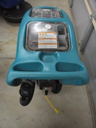 Tennant carpet extractor Close out - $500 (Arvada)