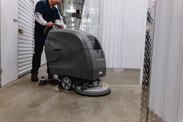 20" Auto Floor Scrubber Cleaner Cordless 24V Battery Powered - $1,900