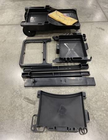 Rubbermaid Janitor Cleaning Cart with Zip Bag, 24 gal Capacity NEW - $140 (Blue Springs)
