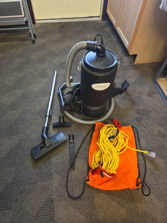 Commercial vacuum - $350 (New Braunfels)