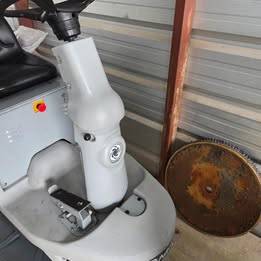 40 HRS !!! Advance by Nilfisk Advolution 2710 Rider Burnisher Sweeper