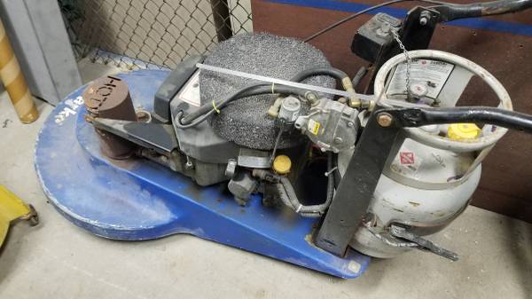 Floor Buffer- Propane - $600 (Oak Brook)