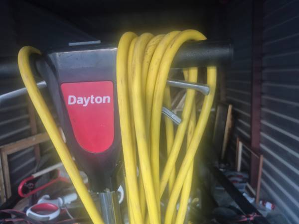 DAYTON FLOOR BUFFER OR SCRUBBER FOR SALE - $600 (Kc mo)