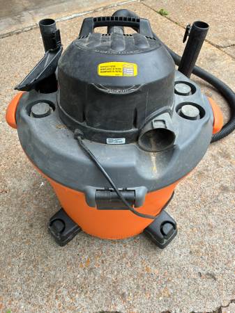 Vacuum Cleaner RIDGID Wet/Dry 16 Gallon 5.0 Peak HP (no filter) - $60 (South County, Saint Louis, MO 63129)